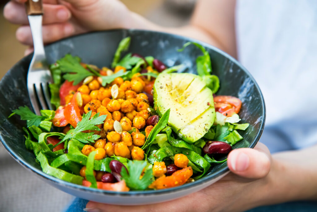 Mercato vegano in Italia: i dati di Eurispes e gli alimenti più consumati