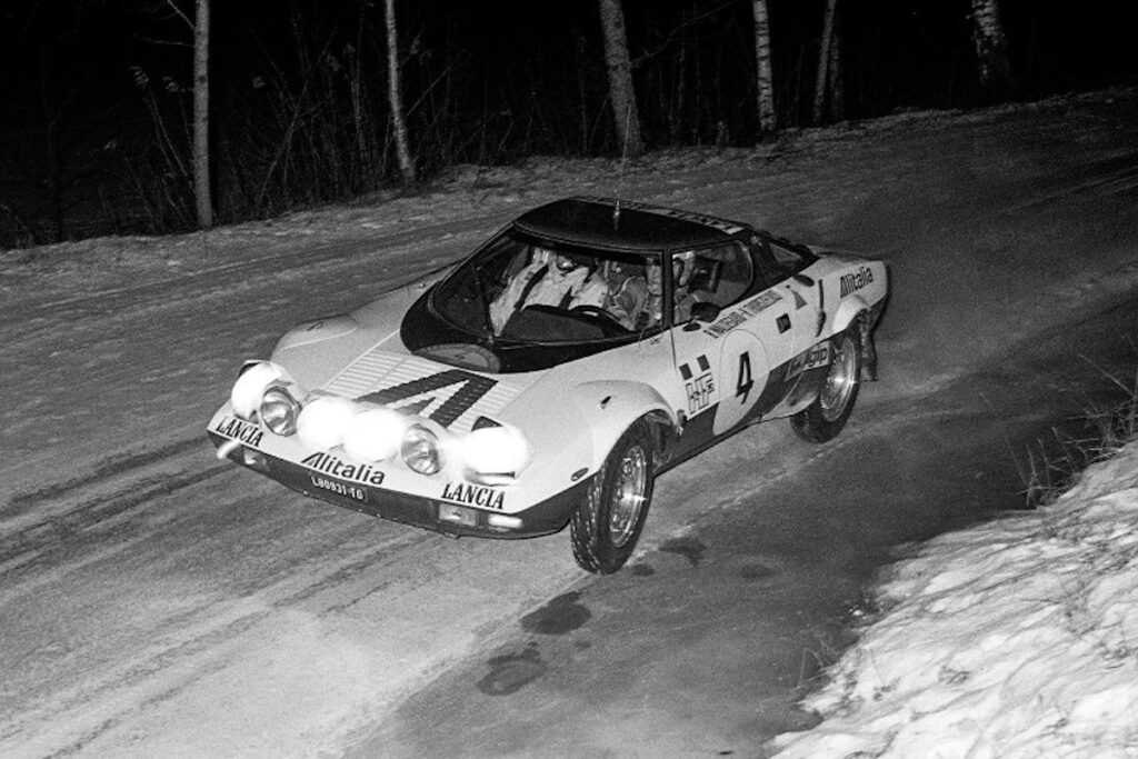 Il Rally di Svezia 1975. La Lancia Stratos HF di di Waldegaard-Thorszelius - Foto https://rallysweden.com/