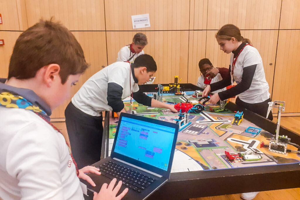 La squadre della "Lexert" alla First Lego League Challenge