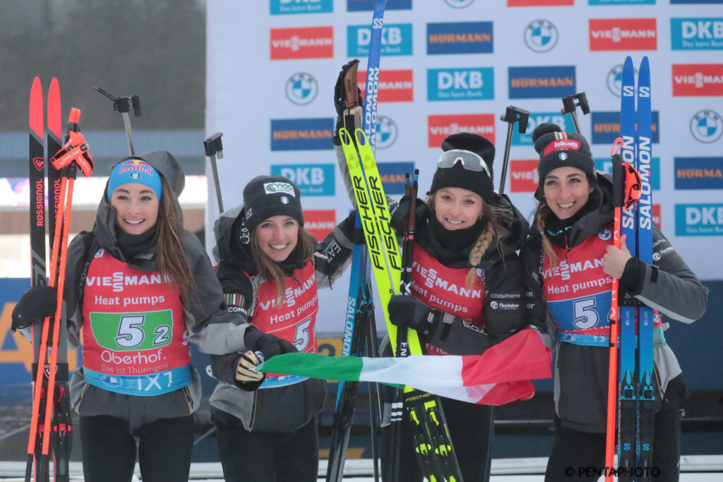 Storico oro mondiale per la staffetta azzurra di biathlon con Samuela Comola