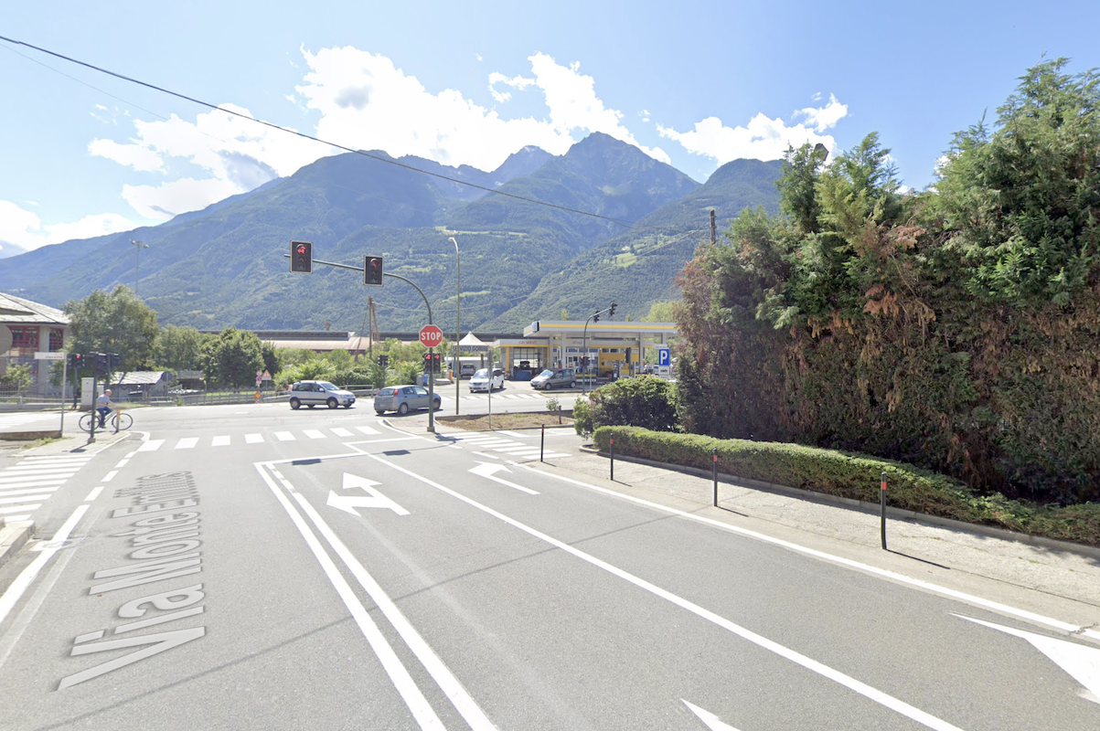 L'intersezione tra via Mont Émilius e via Clavalité, ad Aosta