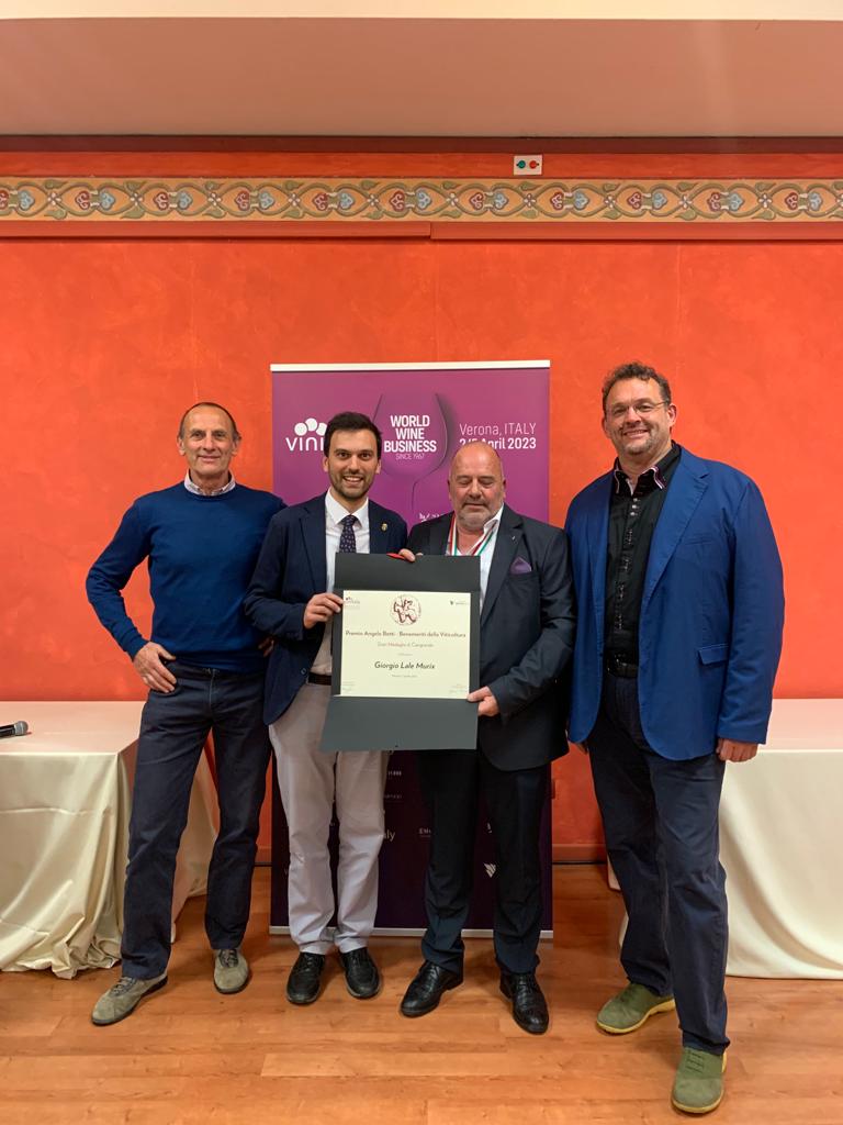 Da dx Stefano Celi Presidente del Cervim Giorgio Lale Murix lAssessore allagricoltura Marco Carrel Alessandro Neyroz presidente della Cave Vignerons di Chambave