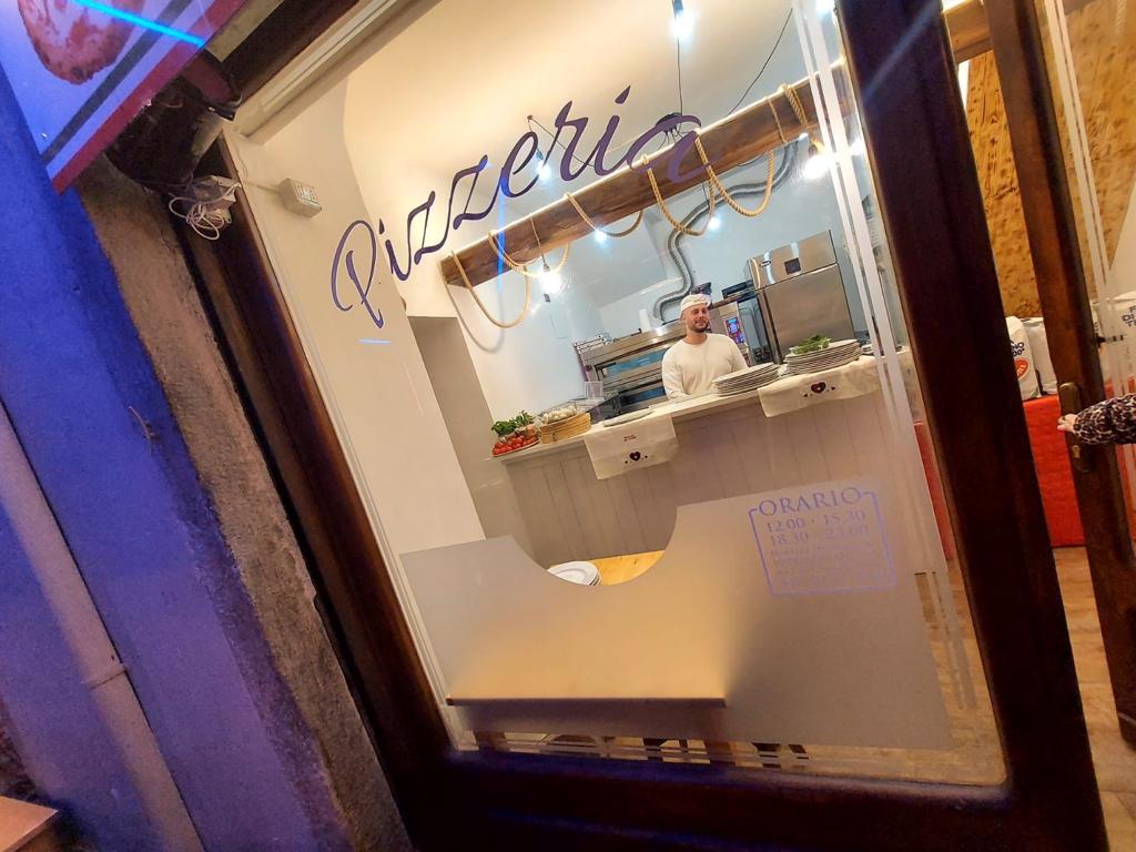 Et voilà: la pizzeria del Manny