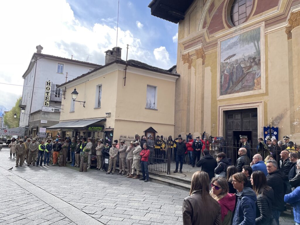 Nella chiesa di Santa Croce la camera ardente per le tre aspiranti guide alpine