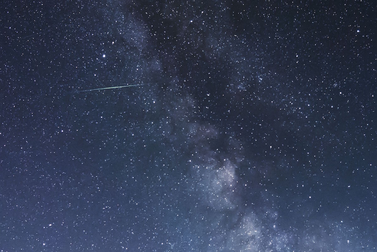 La scia di una meteora delle Eta Aquaridi. Crediti: Noriaki Tanaka (https://www.flickr.com/photos/dtana/14117255812/in/photostream/)