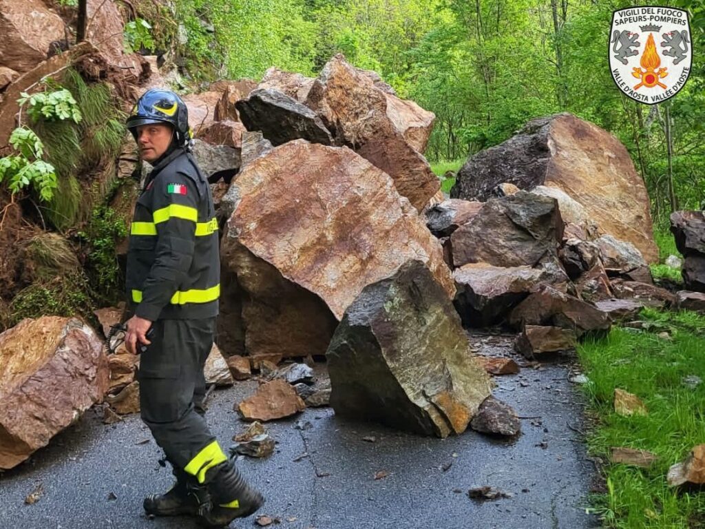 Frana sulla strada a Perloz, nessuna persona coinvolta