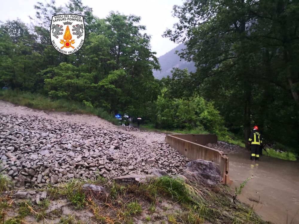 Nubifragio, esonda il torrente Dialley a Morgex