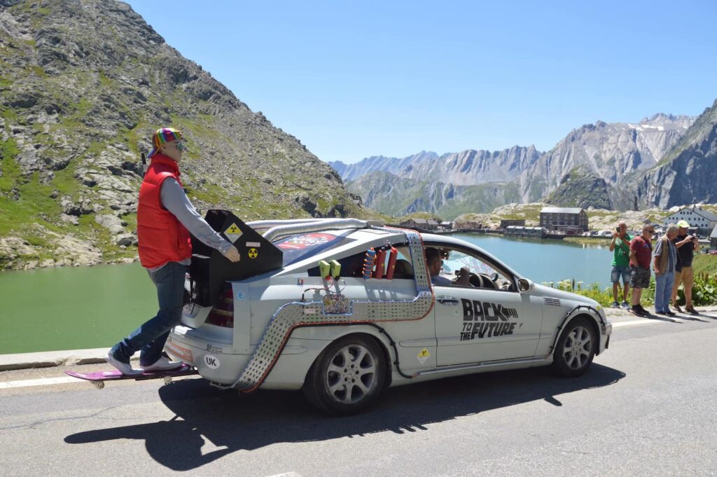 Le stravaganti macchine del Wacky Rally passeranno anche in Valle d’Aosta