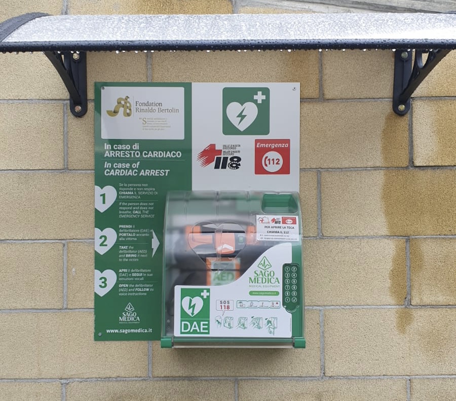 Il defibrillatore donato a Issogne