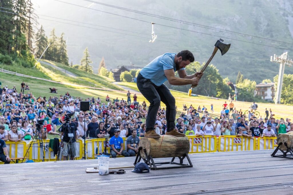 Michel Perrin secondo ai Campionati italiani dei taglialegna di La Thuile