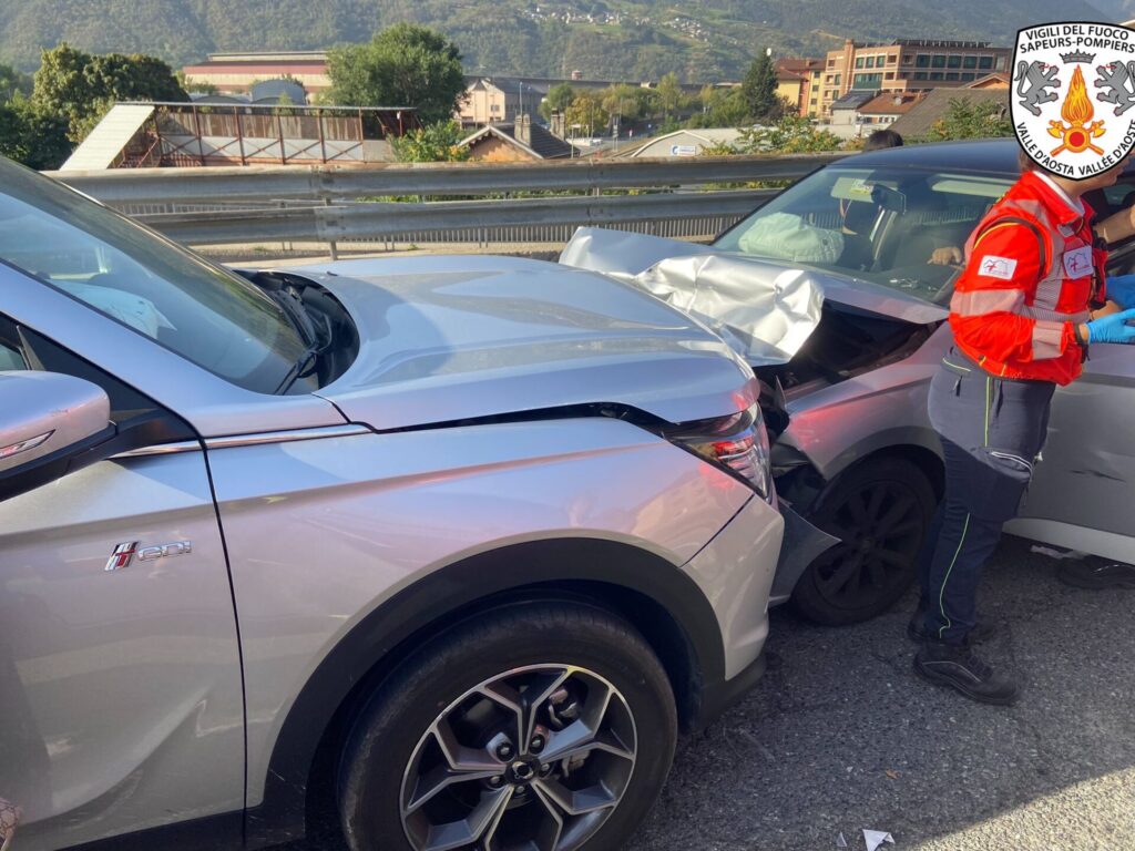 Incidente sul cavalcavia ad Aosta, disagi e code