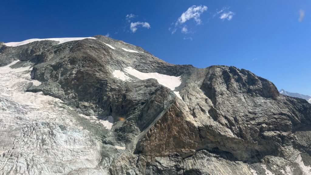 Alpinista scivola e muore sopra Zermatt