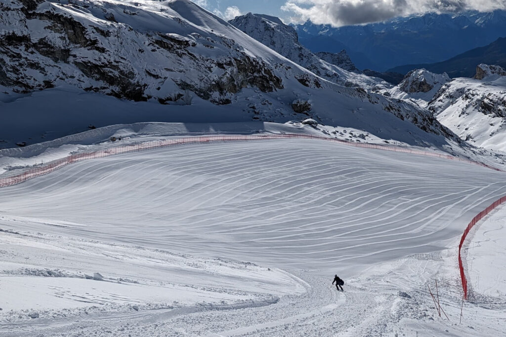 Matterhorn Cervino Speed Opening, Breuil Cervinia (ITA), //, snow control FIS, photo credit:
