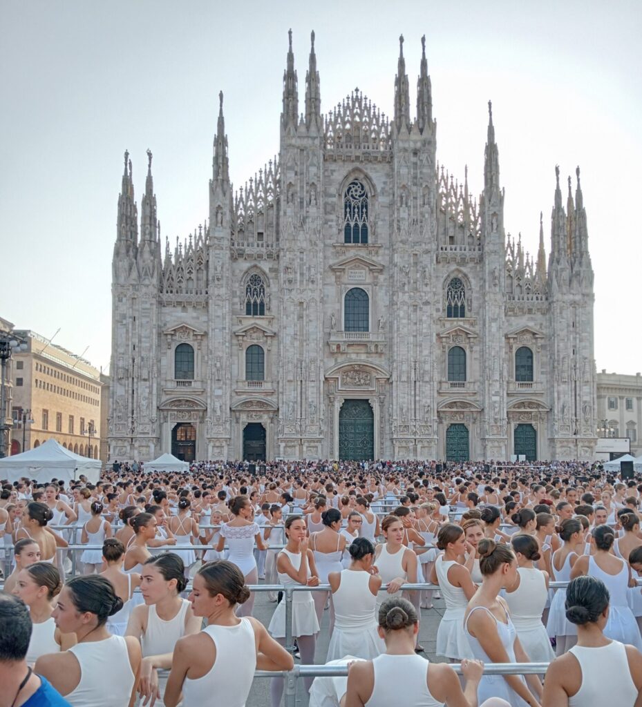 ballerine in Piazza Duomo