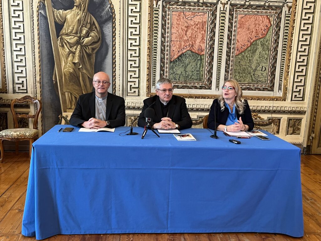 Da sinistra Don Fabio Brédy, Monsignor Franco Lovignana e Vanna Balducci
