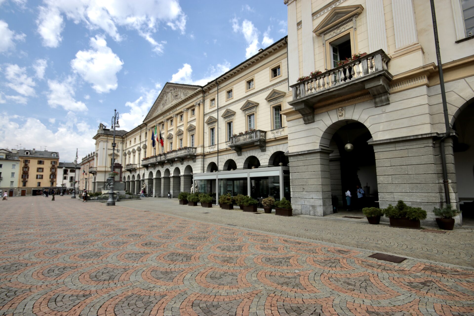 Aosta, Piazza Chanoux