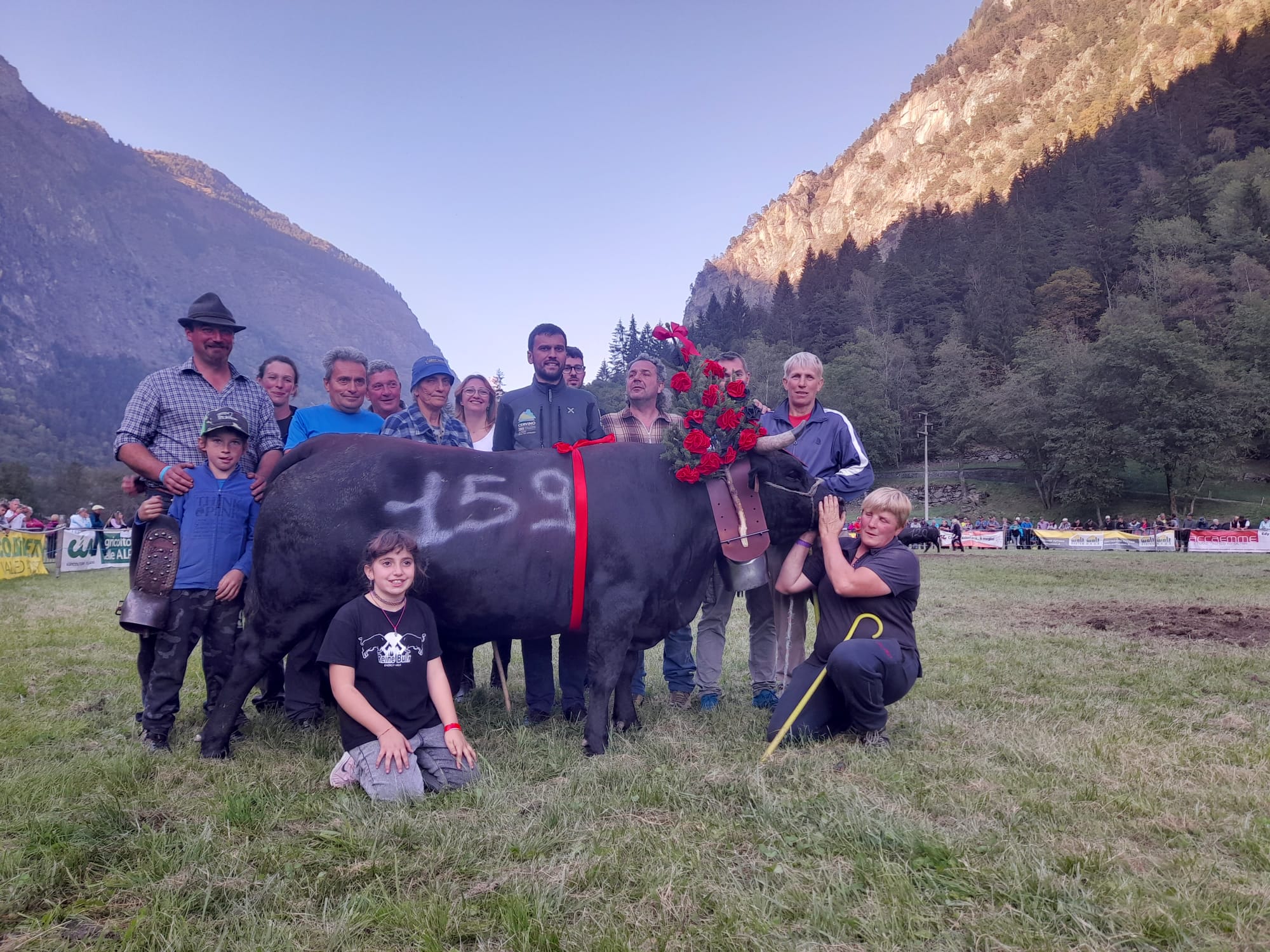 Batailles de reines - Pinson di Emanuela Machet, già reina nel 2022 al Col d’Arlaz, ha vinto il concorso di terzo peso