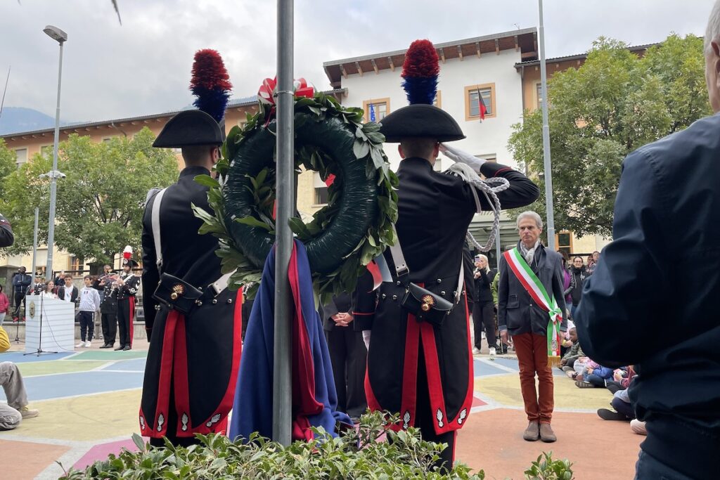 La cerimonia di intitolazione di piazza Salvo D’Acquisto ad Aosta