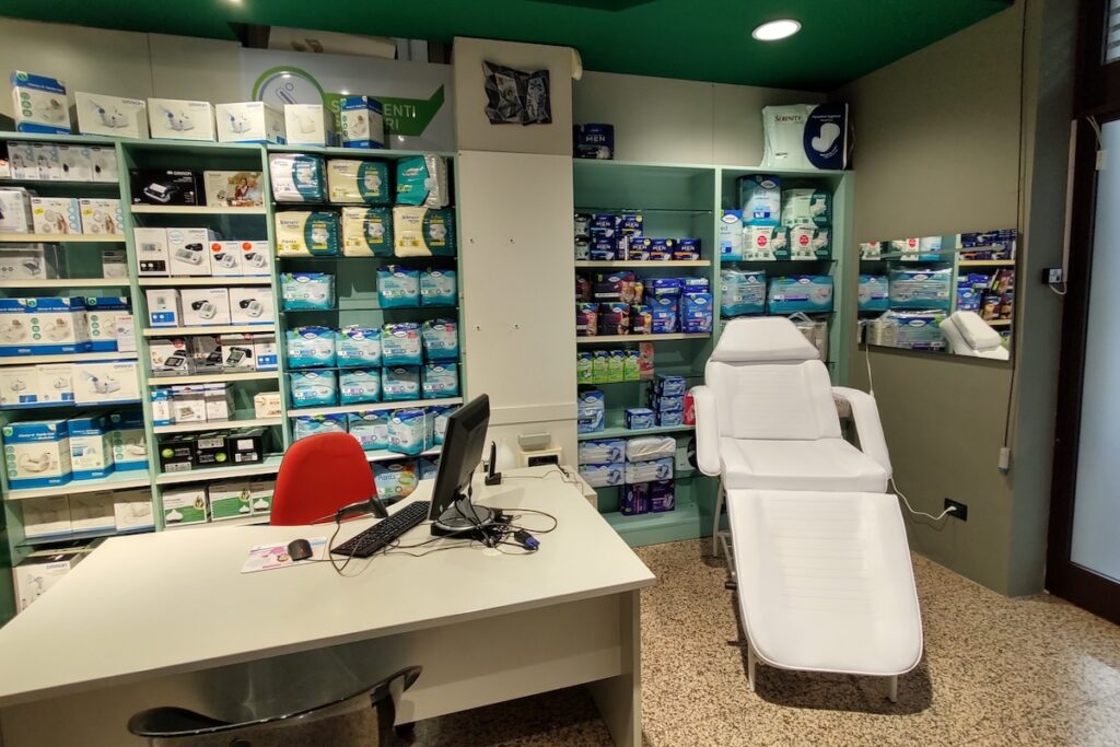 I locali rinnovati della farmacia 1 di Aosta