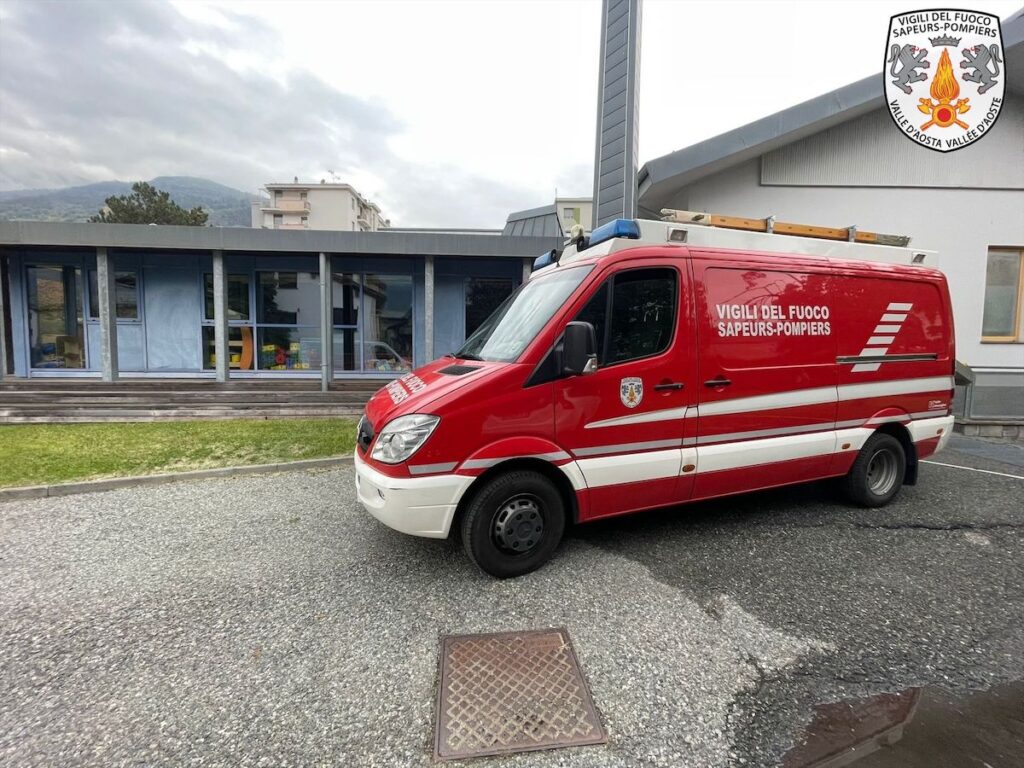 scuola infanzia allagata