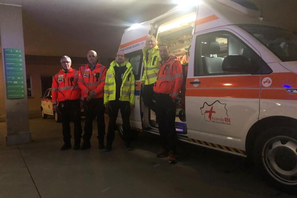 Equipaggio Donnas - automedica - ambulanza notturna