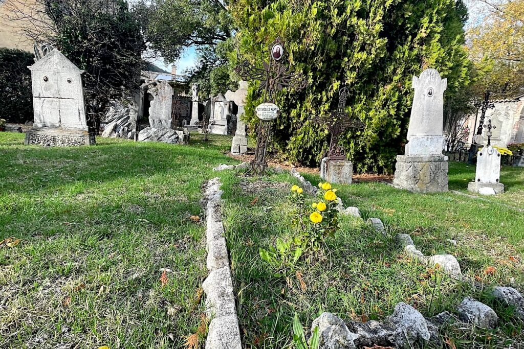 Il Cimetière du Bourg de Saint-Ours - Cimitero di Sant