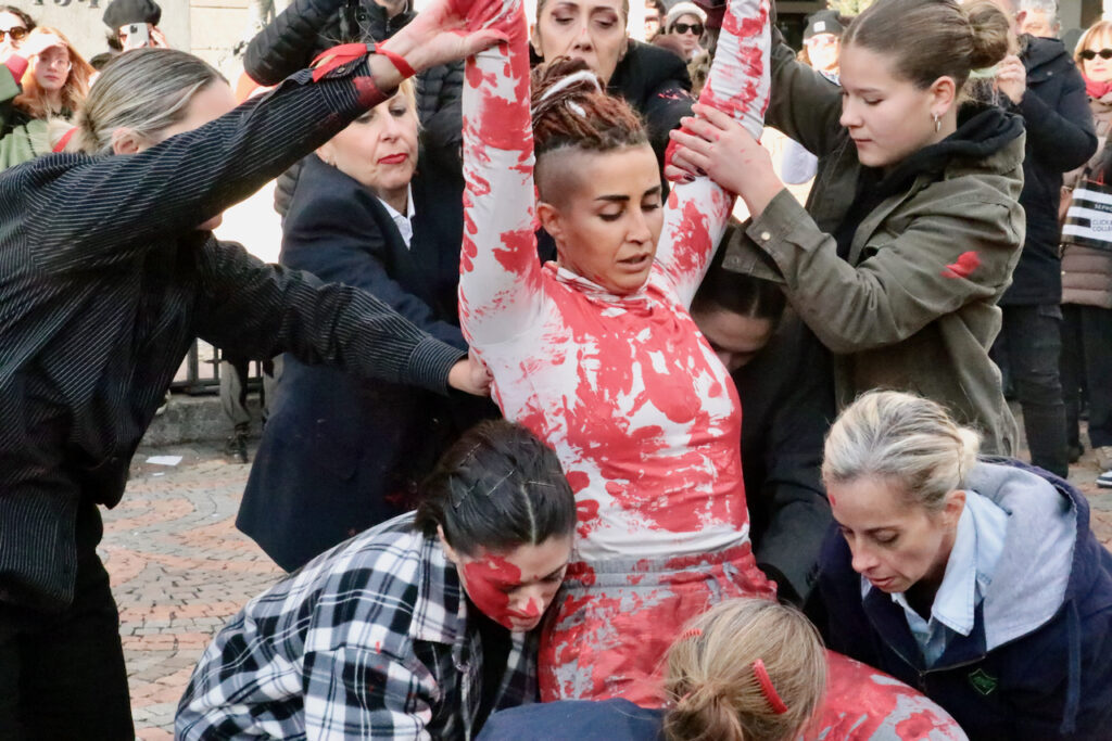 Manifestazione contro la violenza sulle donne