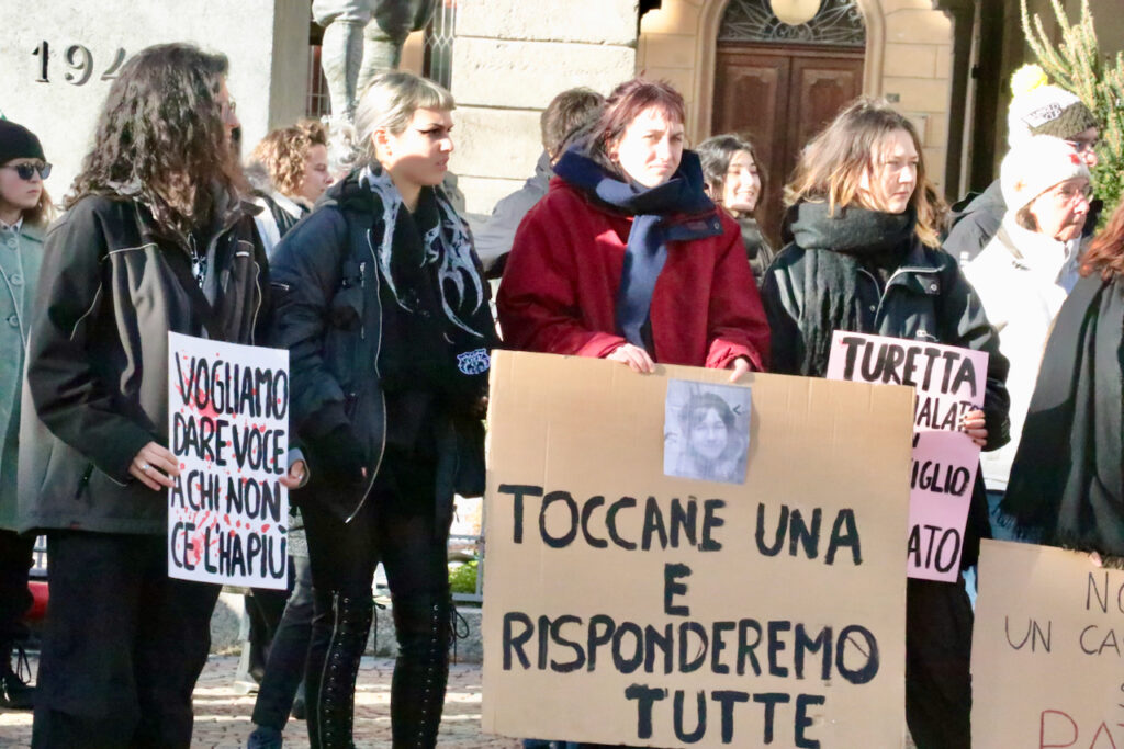 Manifestazione contro la violenza sulle donne