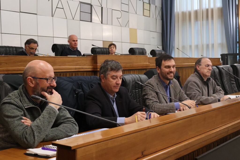 Assessore Carreì con il coordinatore Paolo Oreiller il dirigente Jean Claude Haudemand il dirigente Massimo Pasqualotto jpeg