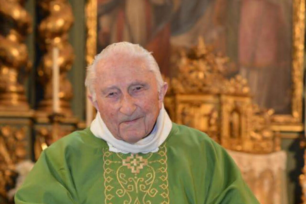 È morto don Corrado Bagnod, parroco di Cogne per 56 anni