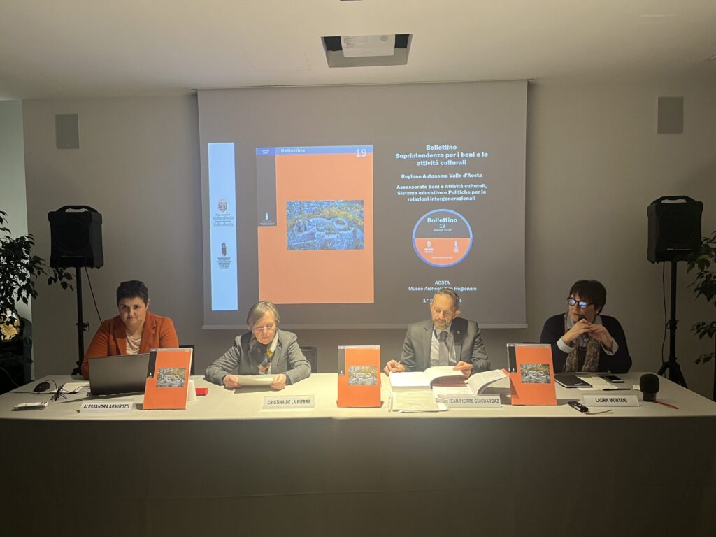 Da sinistra Alessandra Armirotti, Cristina De La Pierre, Jean-Pierre Guichardaz e Laura Montani alla presentazione del Bollettino della sovrintendenza Beni e attività culturali