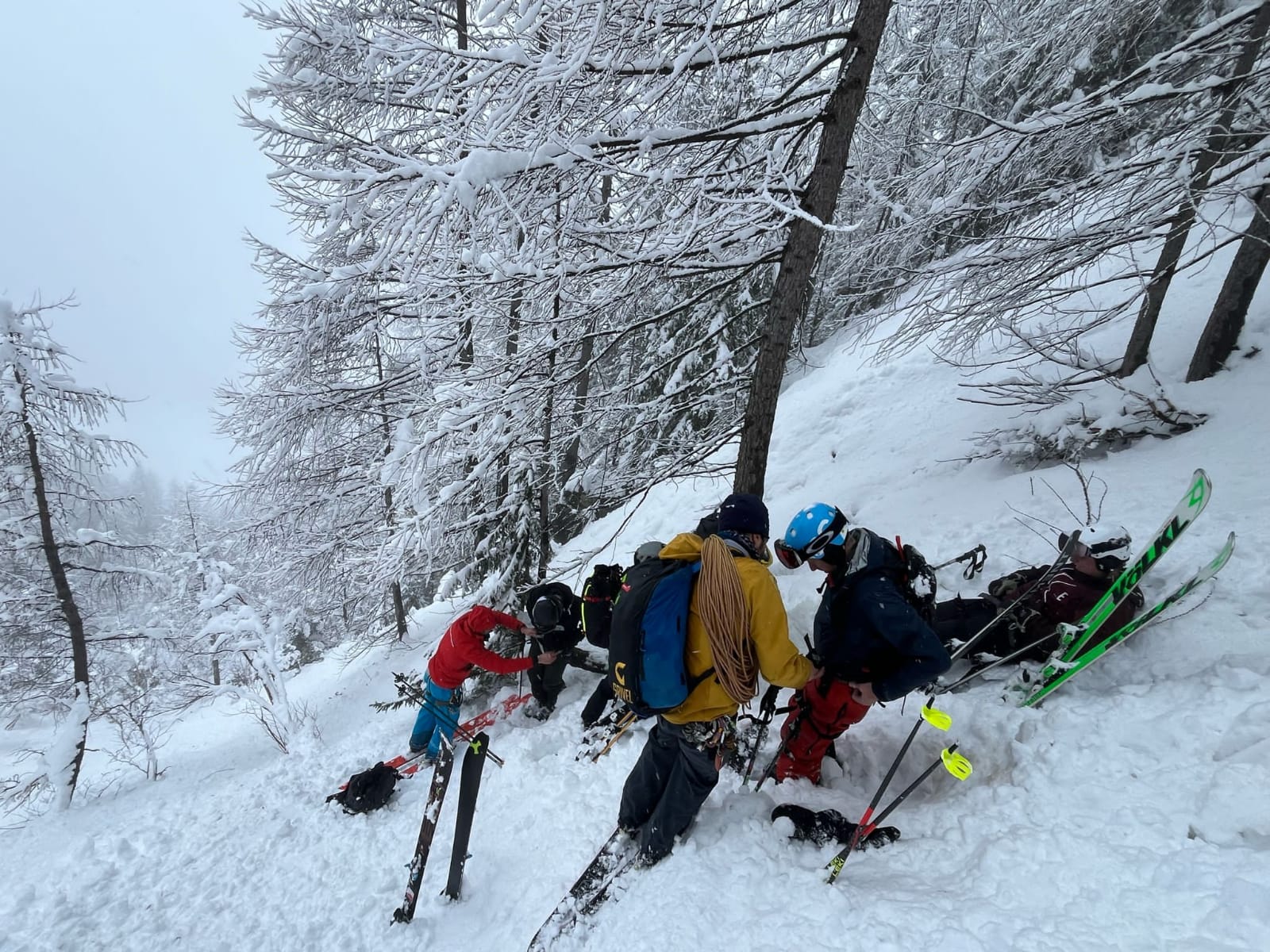sciatori bloccati in Val Veny