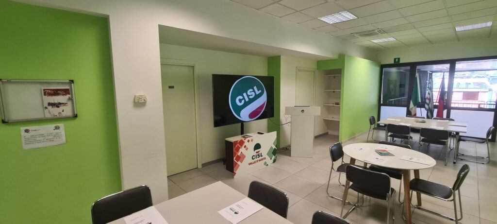 La Cisl Vda organizza un corso in preparazione del concorso regionale per 12 tecnici informatici