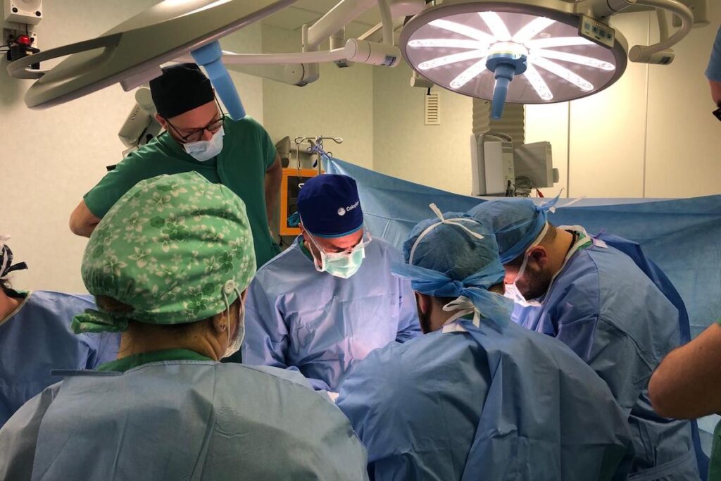 L'intervento dell’équipe di Urologia di “Parini”