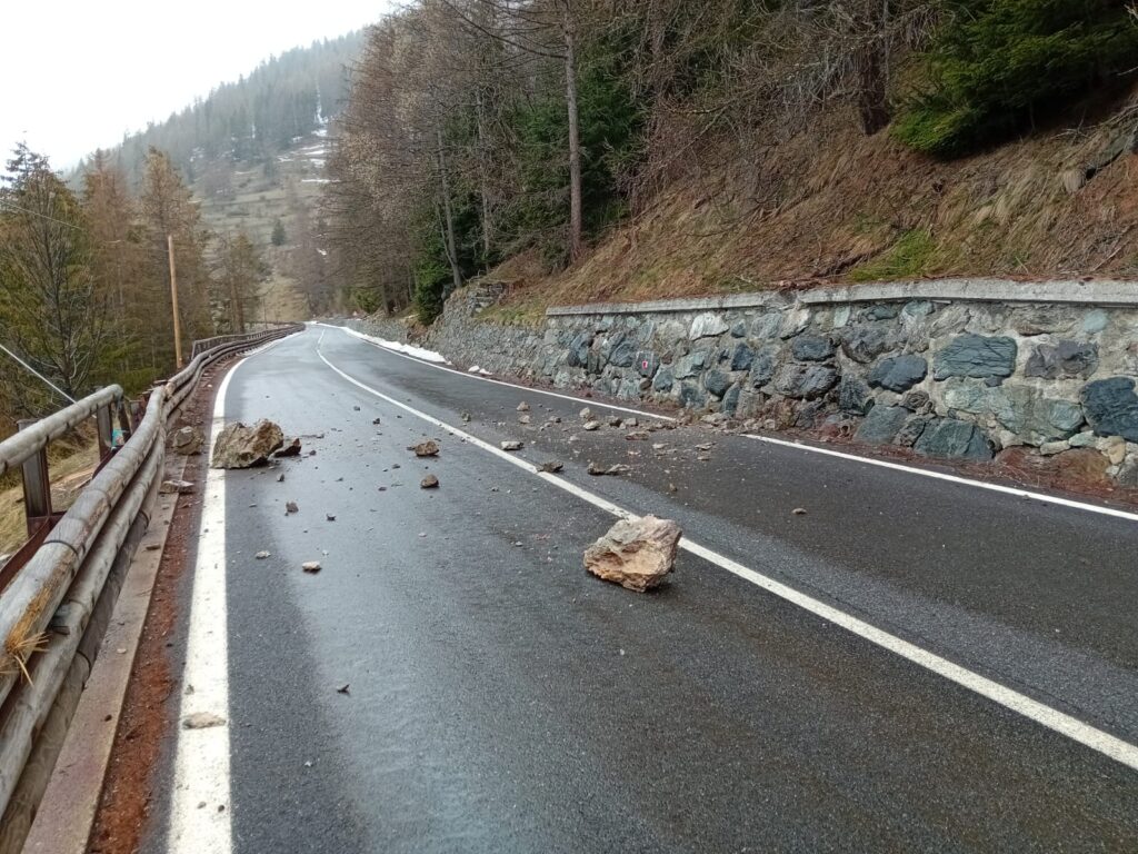 Frana sulla Statale 27, riapre la strada per l’abitato di Saint-Rhémy