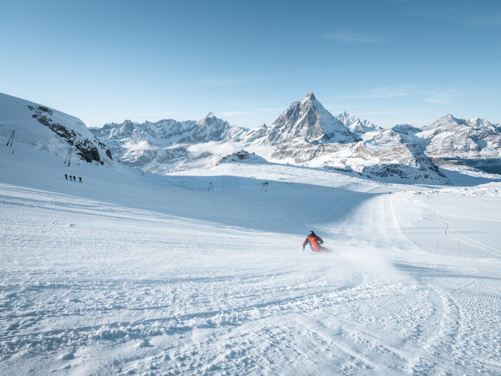 Beccati ad allenarsi nonostante il divieto: sciatori croati cacciati dal ghiacciaio a Zermatt