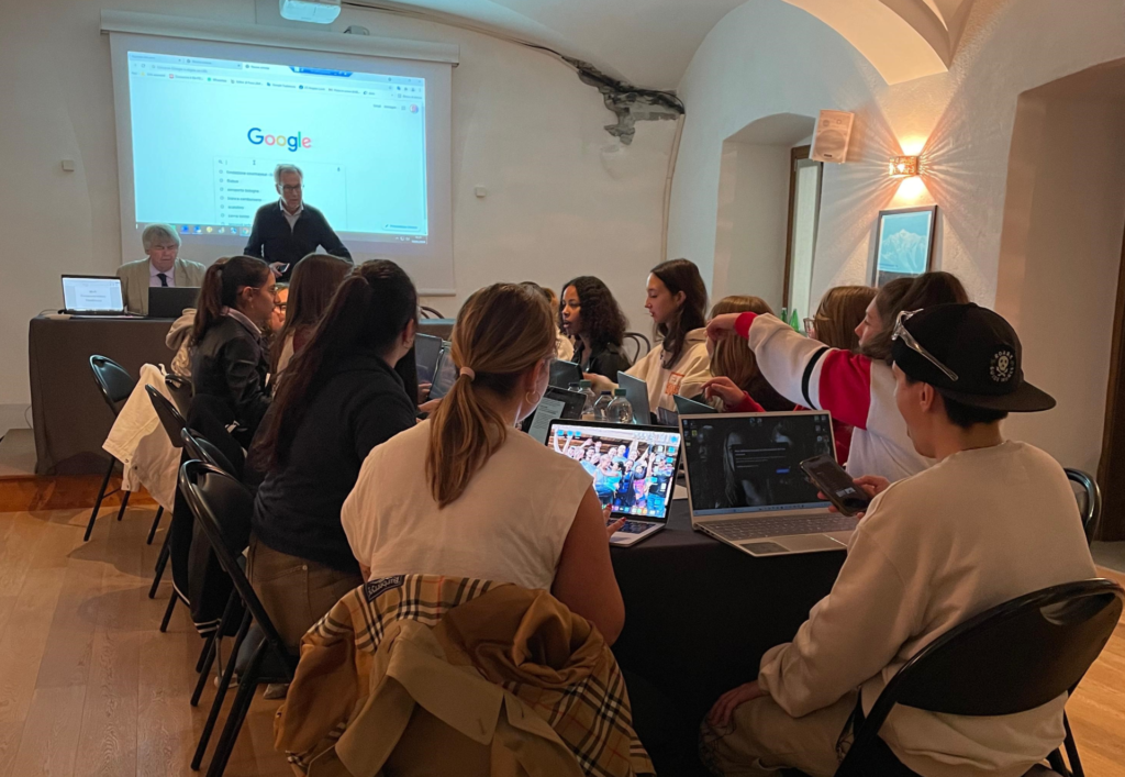 Un laboratorio di giornalismo per gli studenti del Liceo linguistico di Courmayeur