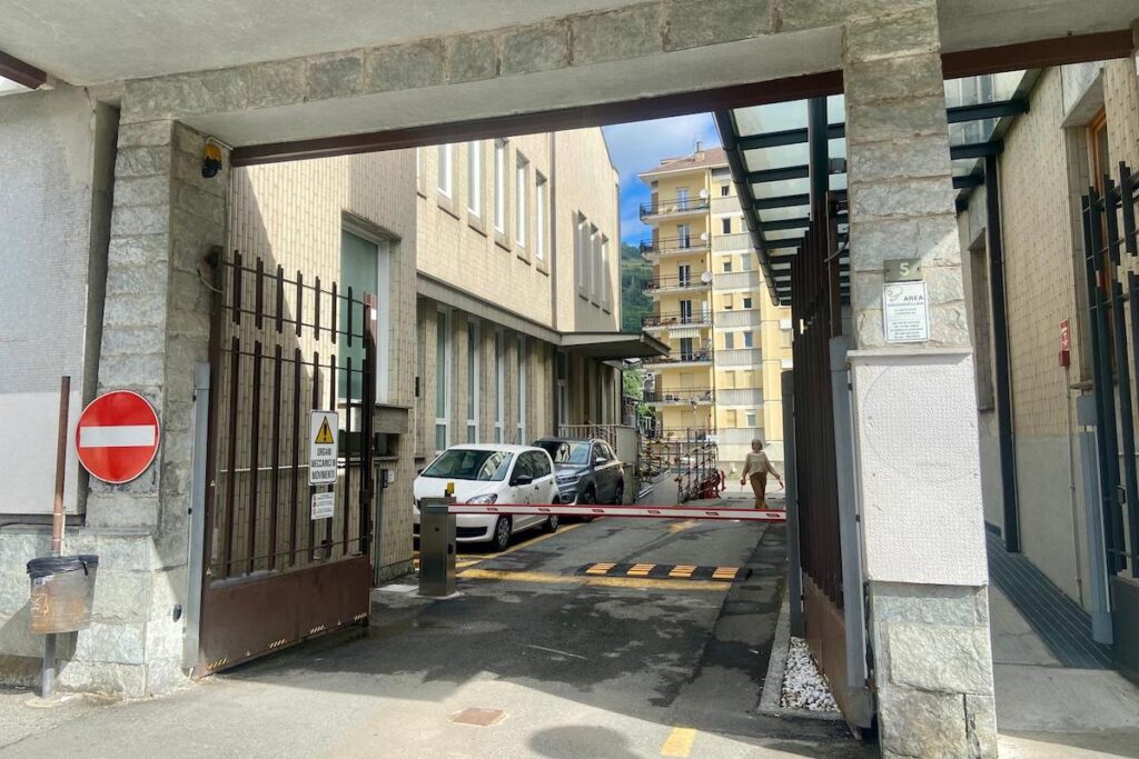 Il nuovo ingresso del Poliambulatorio specialistico di Aosta, in via Guido Rey
