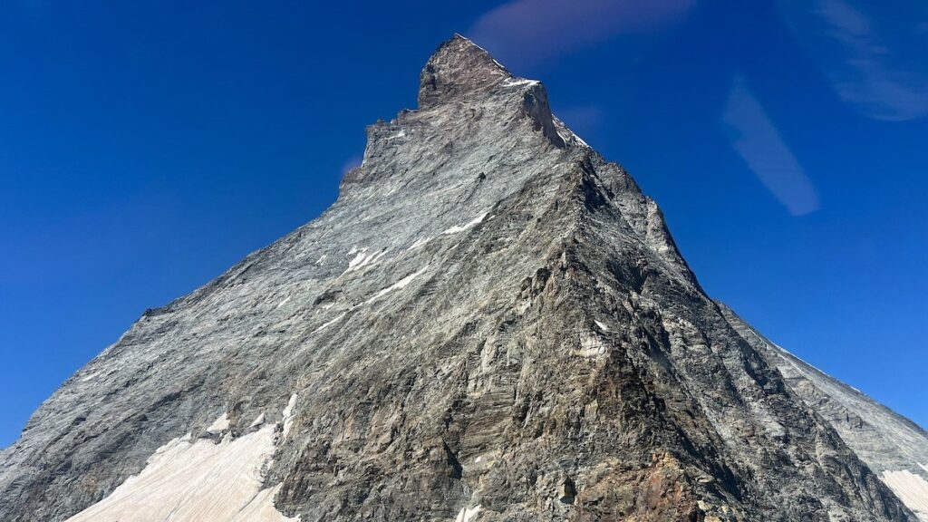 Alpinista trentino precipita per un centinaio di metri e muore sul Cervino