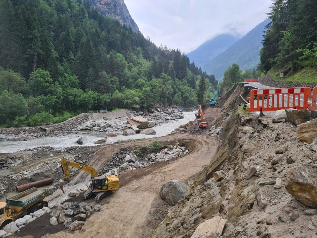 Cantiere strada Cogne