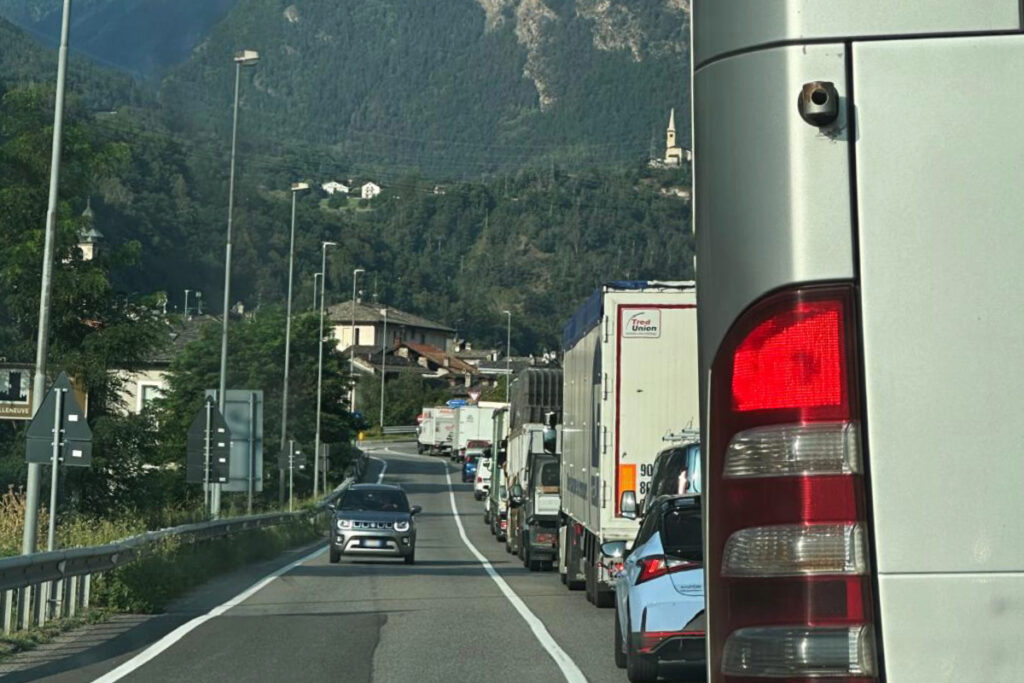 Le code in statale verso Courmayeur