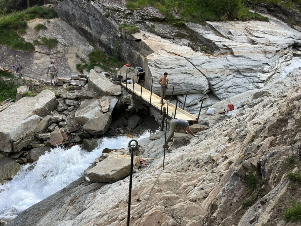 Passerella per il Rifugio Sella