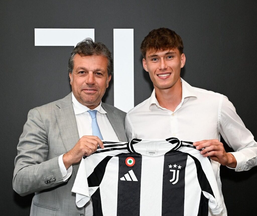 Nicolò Savona realizza il suo sogno: rinnova con la Juventus e sale in prima squadra