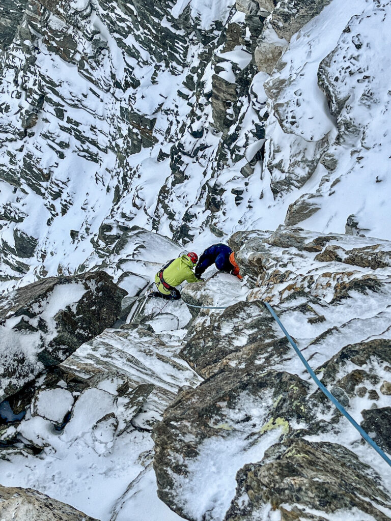 Soccorso a due alpinisti vietnamiti sul Cervino