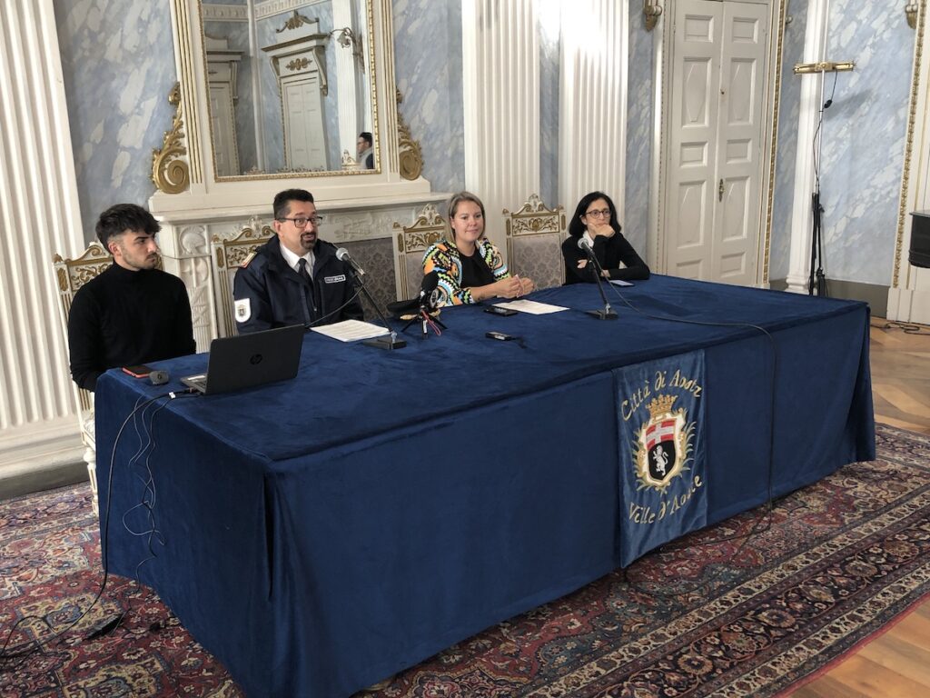 Tavolo conferenza