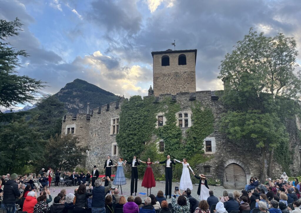 Plaisirs de culture al via dal castello di Introd