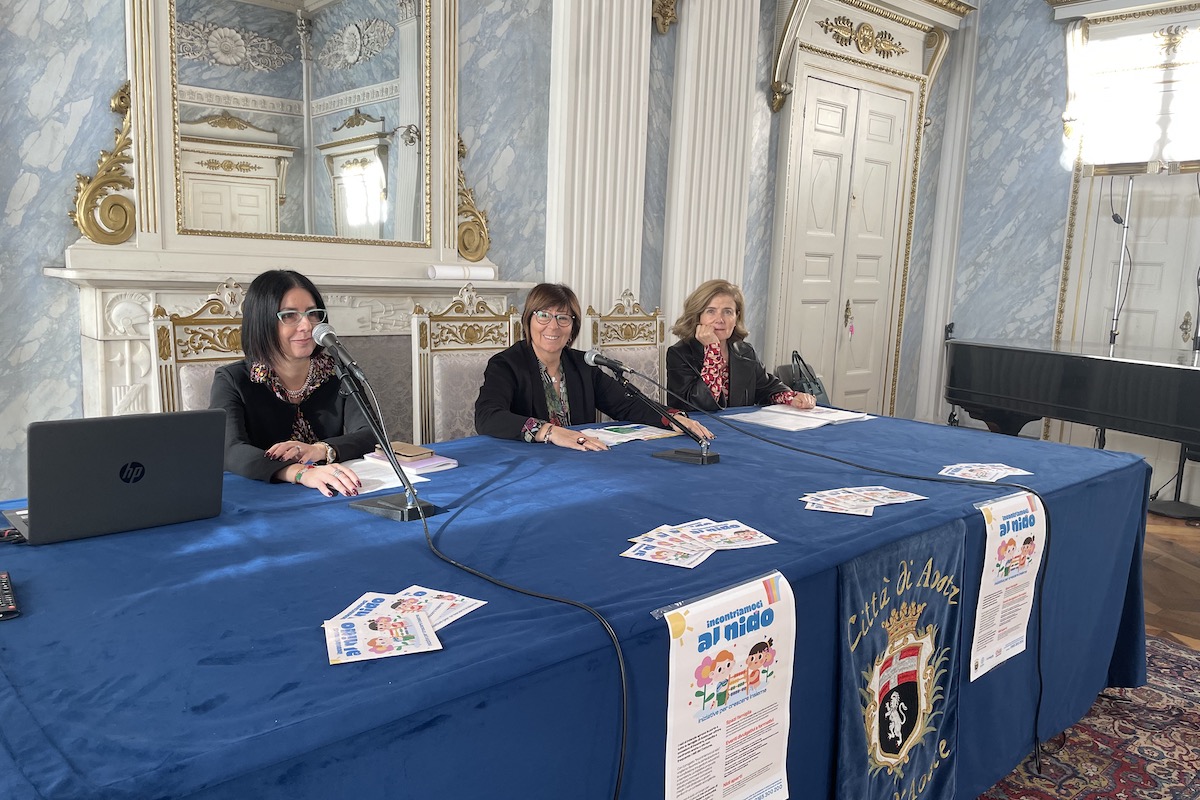 La presentazione delle iniziative per gli asili nido di Aosta. Da sx: Stefania Magro, Clotilde Forcellati e Nicoletta Pepellin