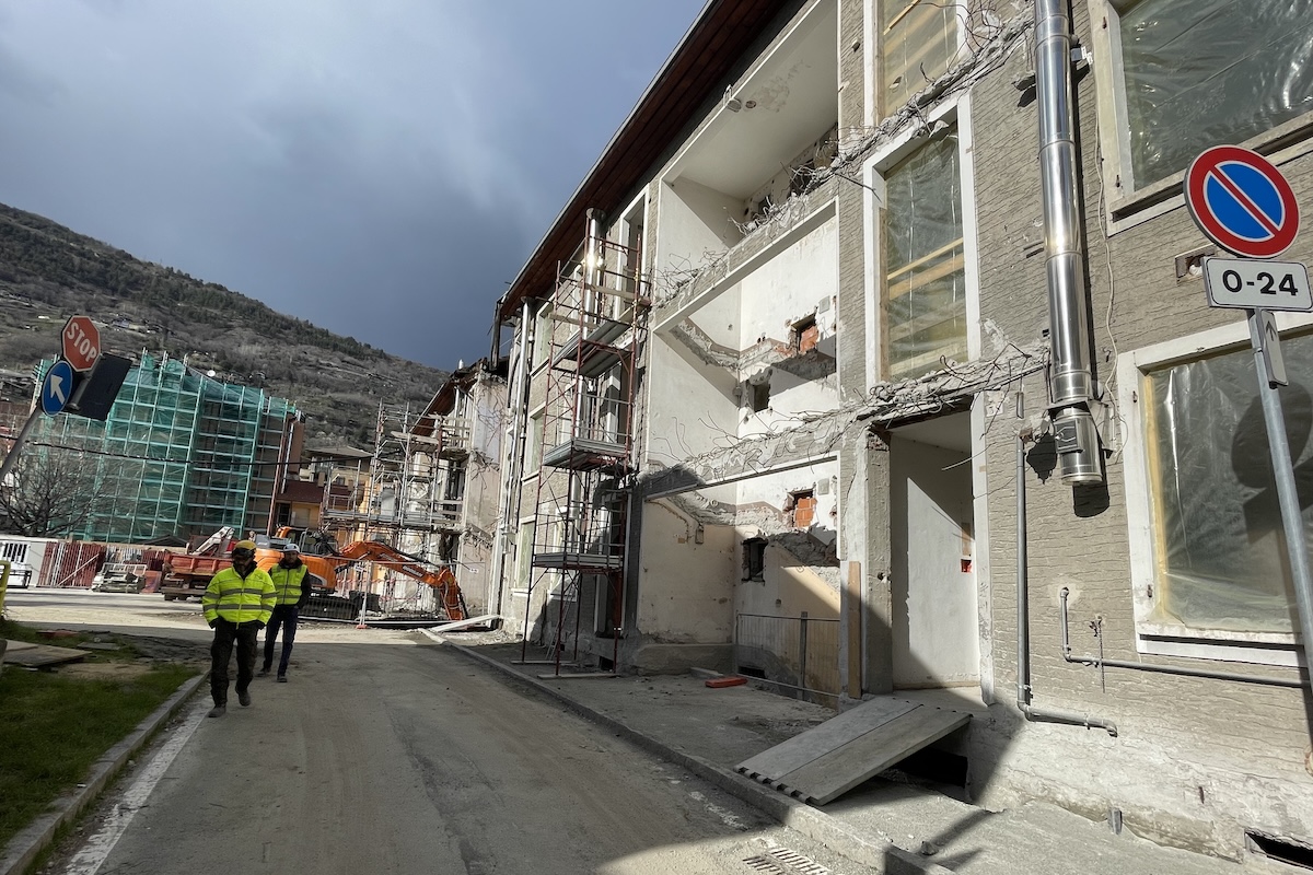 Pinqua - quartiere Cogne - cantiere - cantieri