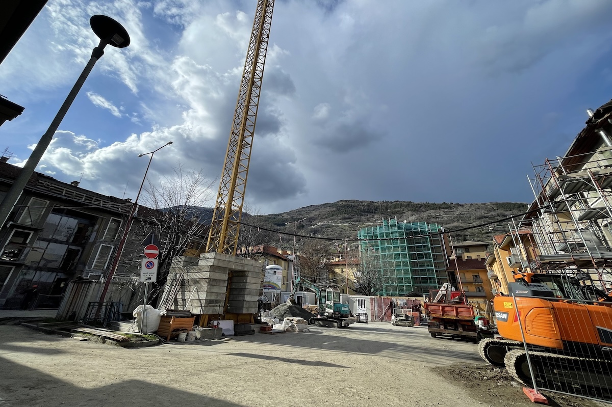Pinqua - quartiere Cogne - cantiere - cantieri
