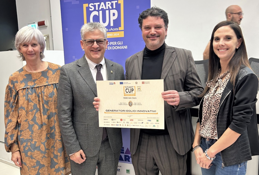 Premiazione StartCup Vda Luca Cretaz